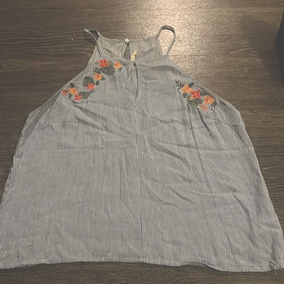 Lush flowy tank top - Picture 1 of 3